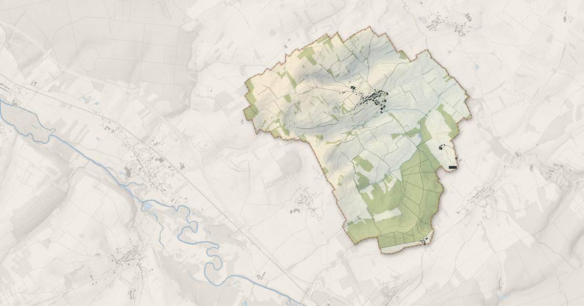 Portrait cartographique de Brouville : relief, eau, forêts, bâti et voies, calculés à partir des données de l'IGN