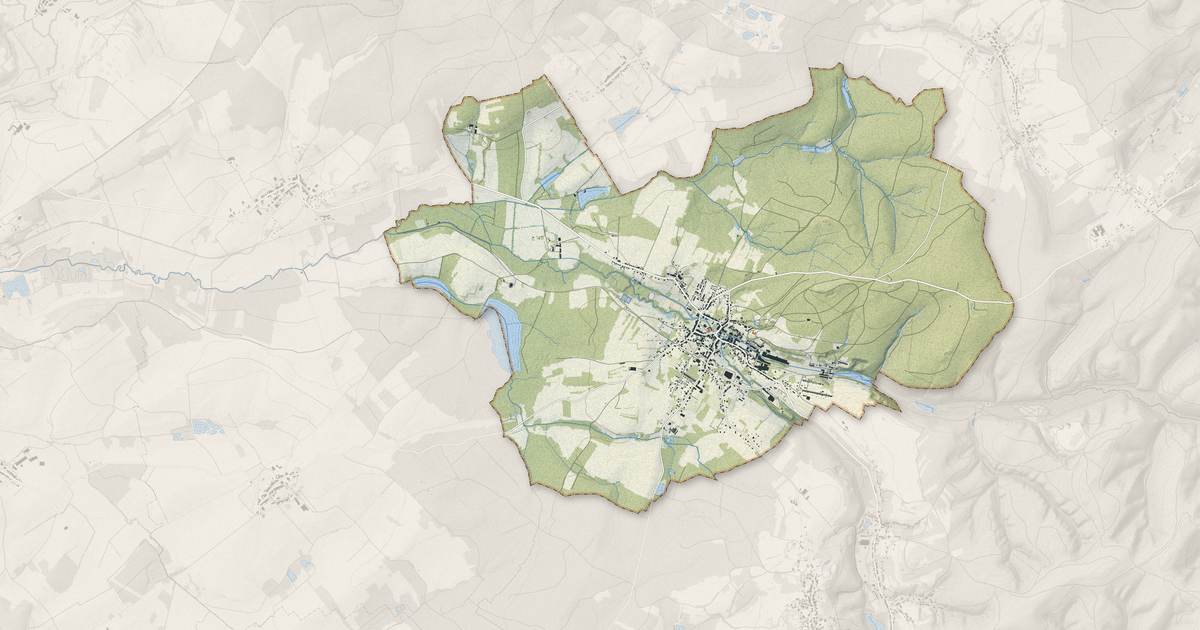 Portrait cartographique de Cirey-sur-Vezouze : relief, eau, forêts, bâti et voies, calculés à partir des données de l'IGN