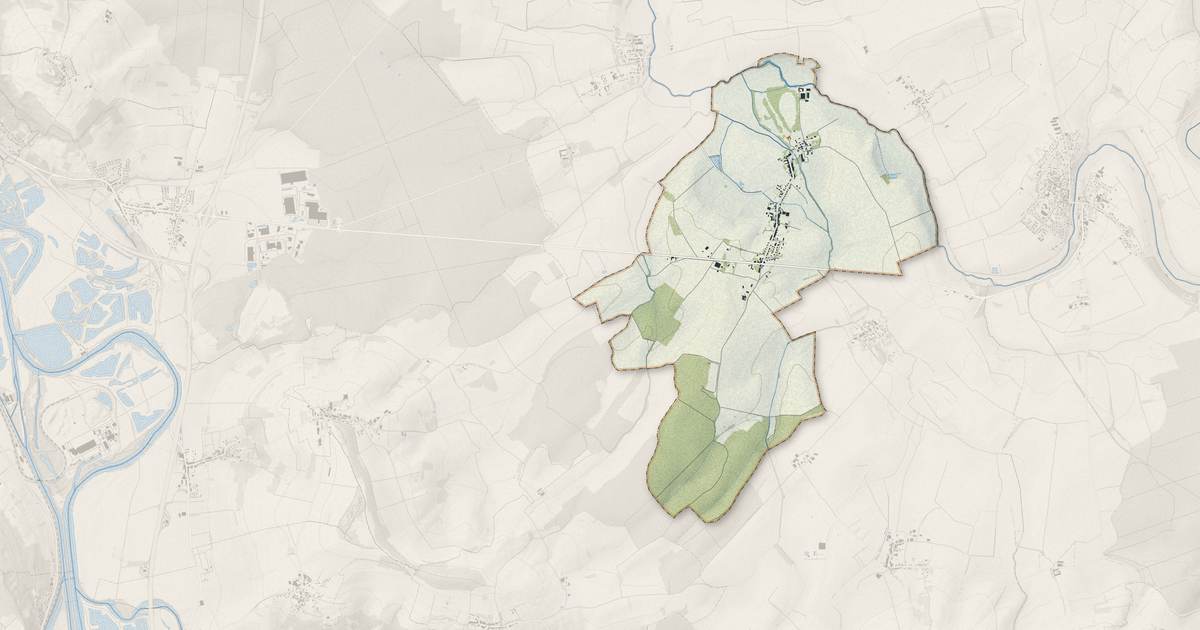 Portrait cartographique de Clémery : relief, eau, forêts, bâti et voies, calculés à partir des données de l'IGN