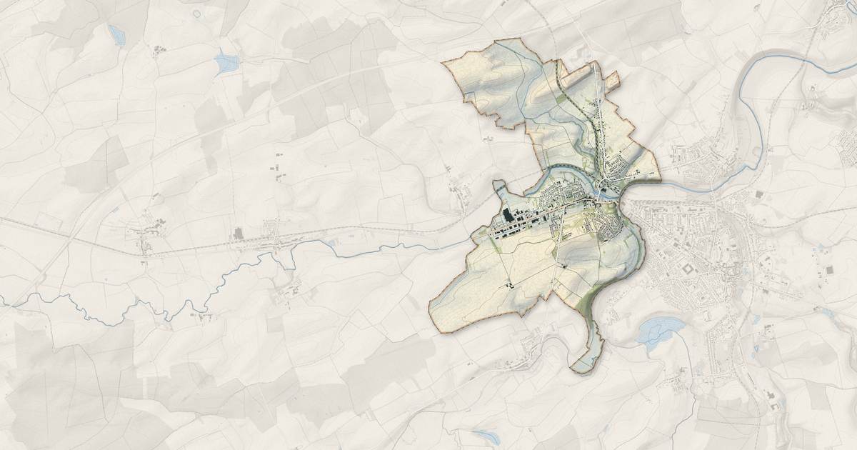 Portrait cartographique de Conflans-en-Jarnisy : relief, eau, forêts, bâti et voies, calculés à partir des données de l'IGN