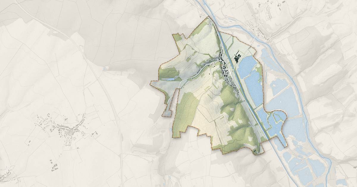 Portrait cartographique de Crévéchamps : relief, eau, forêts, bâti et voies, calculés à partir des données de l'IGN