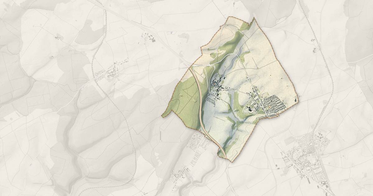 Portrait cartographique de Crusnes : relief, eau, forêts, bâti et voies, calculés à partir des données de l'IGN