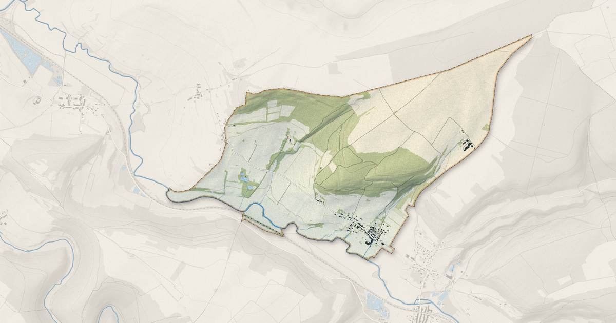 Portrait cartographique de Épiez-sur-Chiers : relief, eau, forêts, bâti et voies, calculés à partir des données de l'IGN