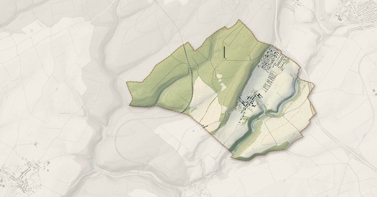 Portrait cartographique de Errouville : relief, eau, forêts, bâti et voies, calculés à partir des données de l'IGN