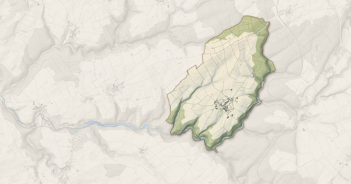 Portrait cartographique de Fillières : relief, eau, forêts, bâti et voies, calculés à partir des données de l'IGN
