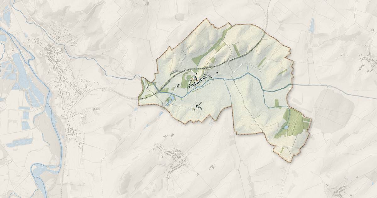 Portrait cartographique de Froville : relief, eau, forêts, bâti et voies, calculés à partir des données de l'IGN