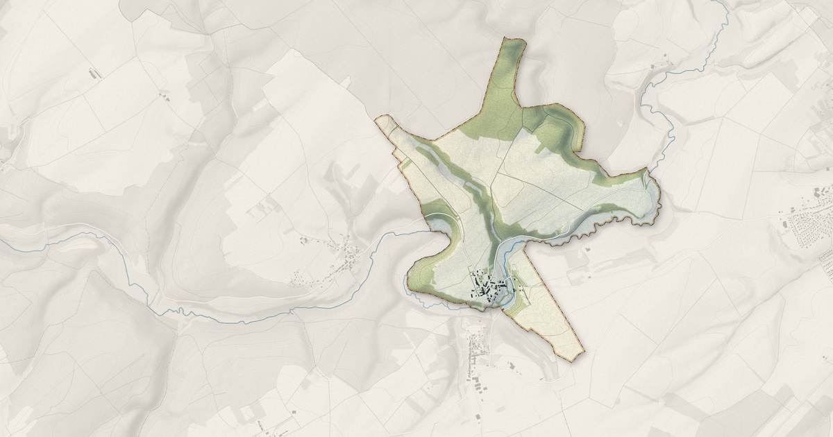 Portrait cartographique de Griscourt : relief, eau, forêts, bâti et voies, calculés à partir des données de l'IGN
