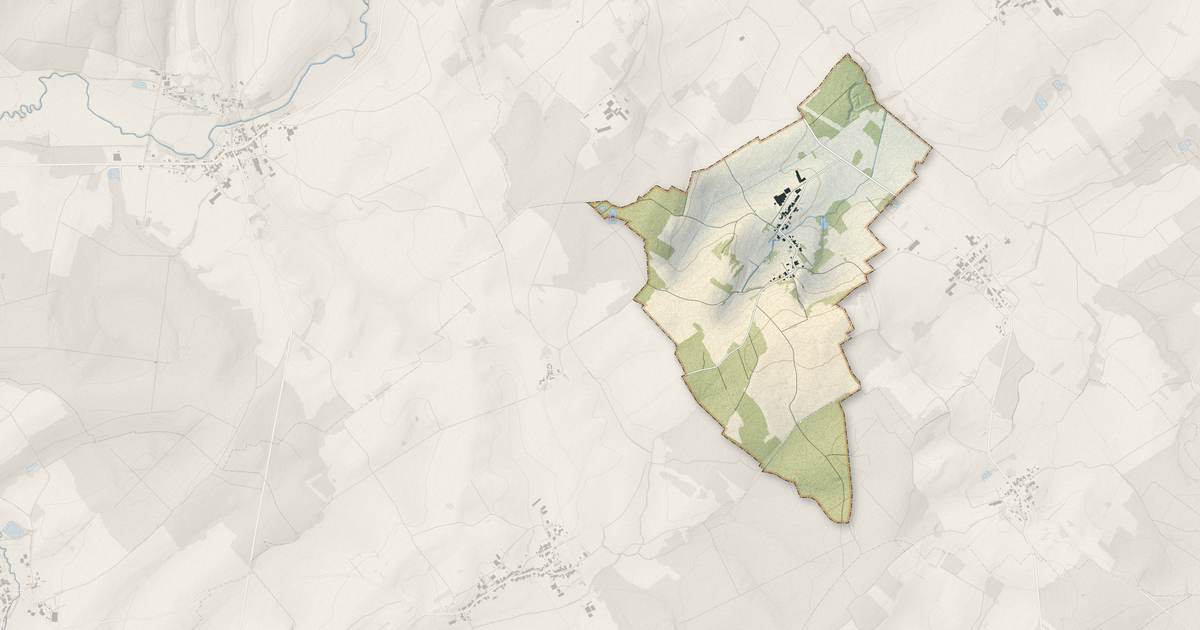 Portrait cartographique de Halloville : relief, eau, forêts, bâti et voies, calculés à partir des données de l'IGN
