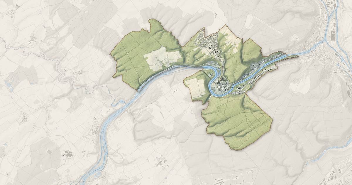Portrait cartographique de Liverdun : relief, eau, forêts, bâti et voies, calculés à partir des données de l'IGN
