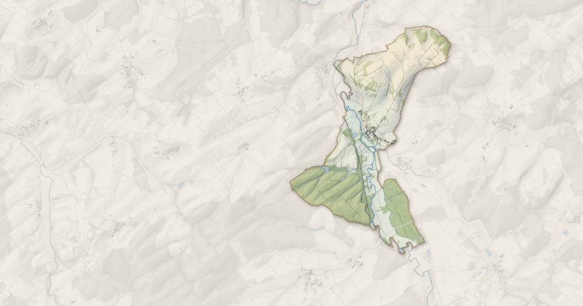 Portrait cartographique de Magnières : relief, eau, forêts, bâti et voies, calculés à partir des données de l'IGN