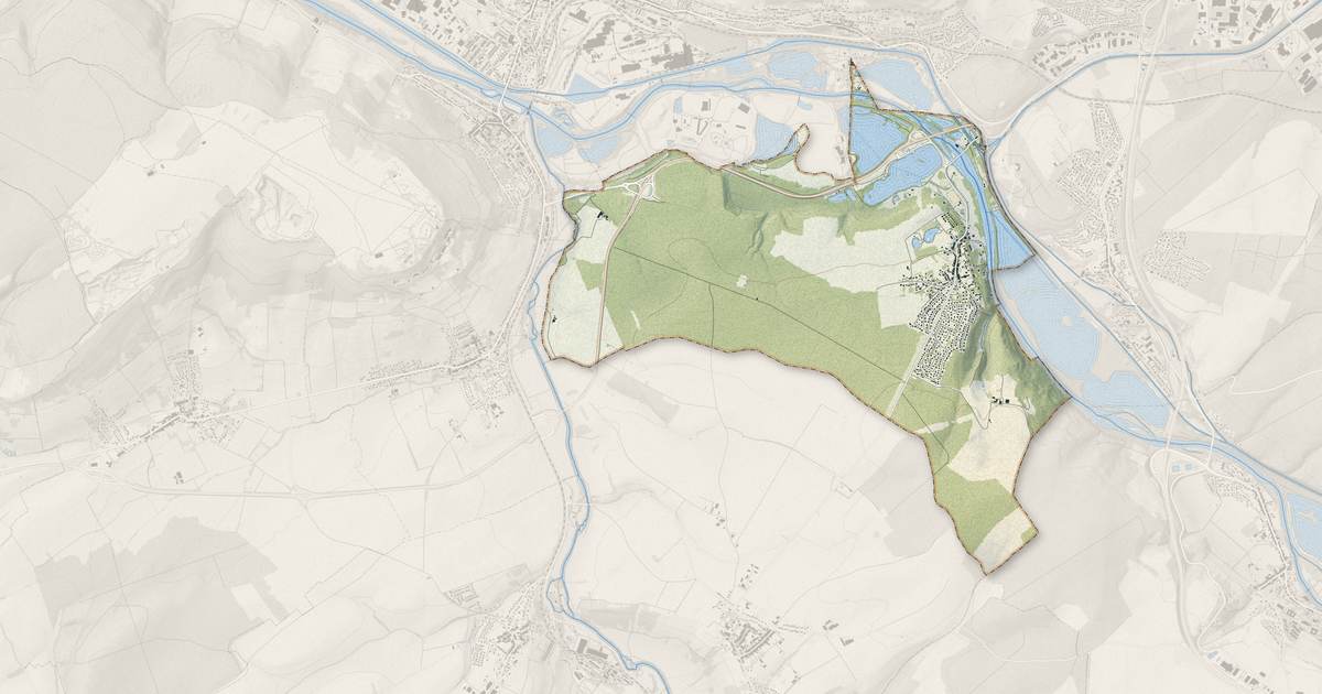 Portrait cartographique de Méréville : relief, eau, forêts, bâti et voies, calculés à partir des données de l'IGN