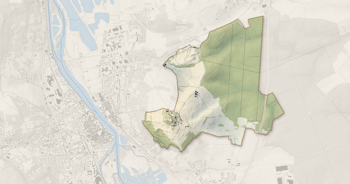 Portrait cartographique de Mousson : relief, eau, forêts, bâti et voies, calculés à partir des données de l'IGN