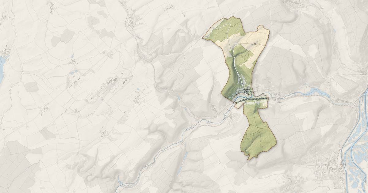 Portrait cartographique de Onville : relief, eau, forêts, bâti et voies, calculés à partir des données de l'IGN