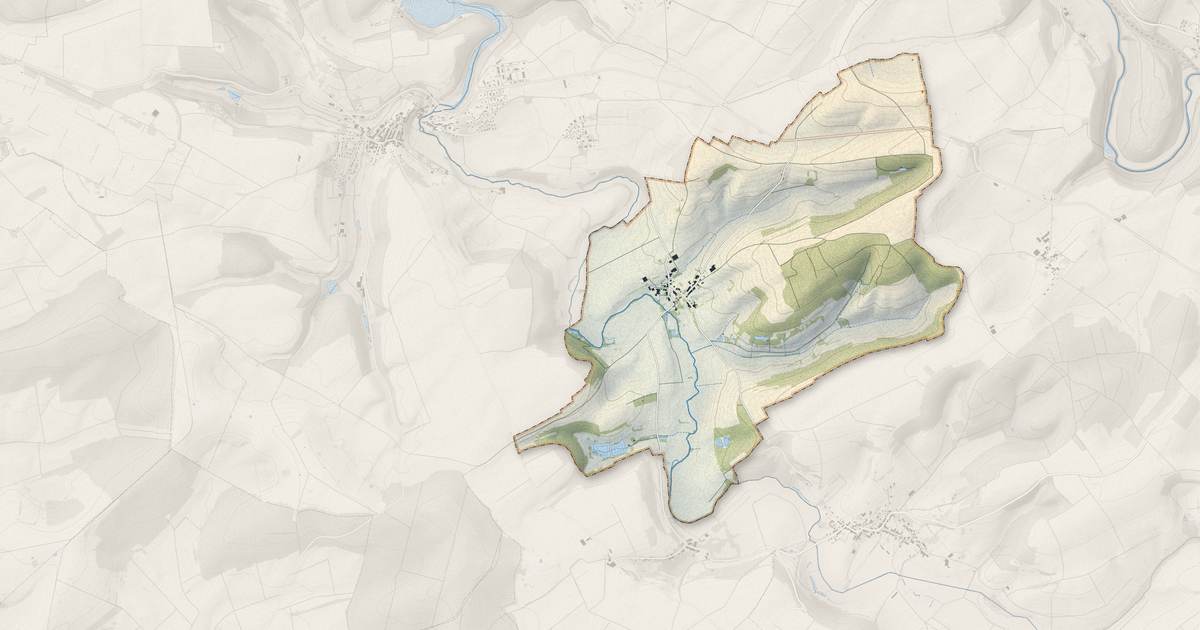 Portrait cartographique de Petit-Failly : relief, eau, forêts, bâti et voies, calculés à partir des données de l'IGN