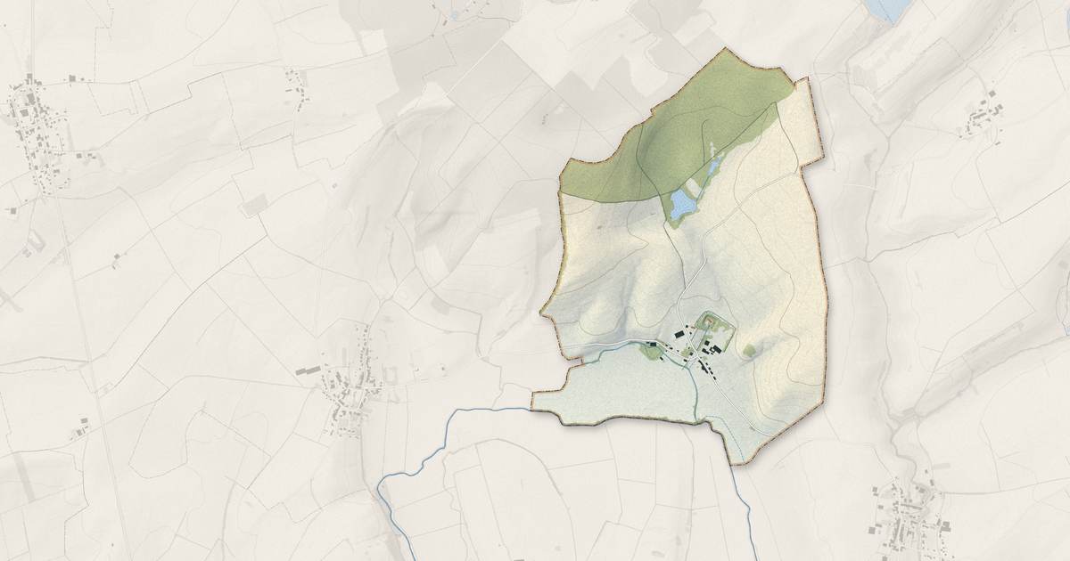 Portrait cartographique de Phlin : relief, eau, forêts, bâti et voies, calculés à partir des données de l'IGN