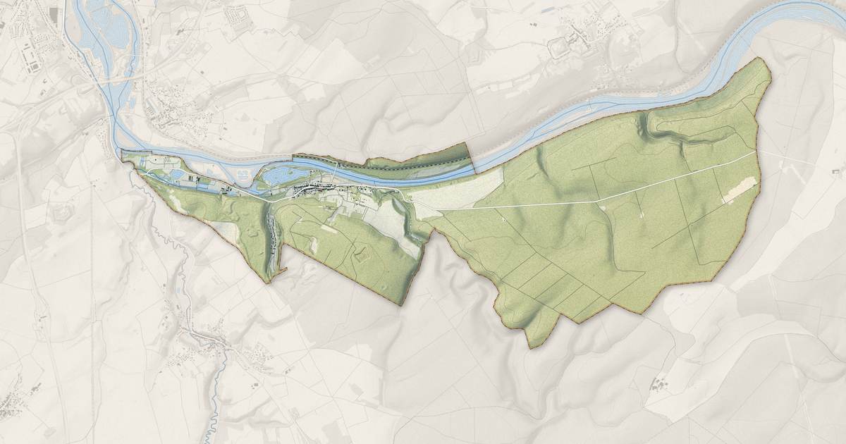 Portrait cartographique de Pierre-la-Treiche : relief, eau, forêts, bâti et voies, calculés à partir des données de l'IGN