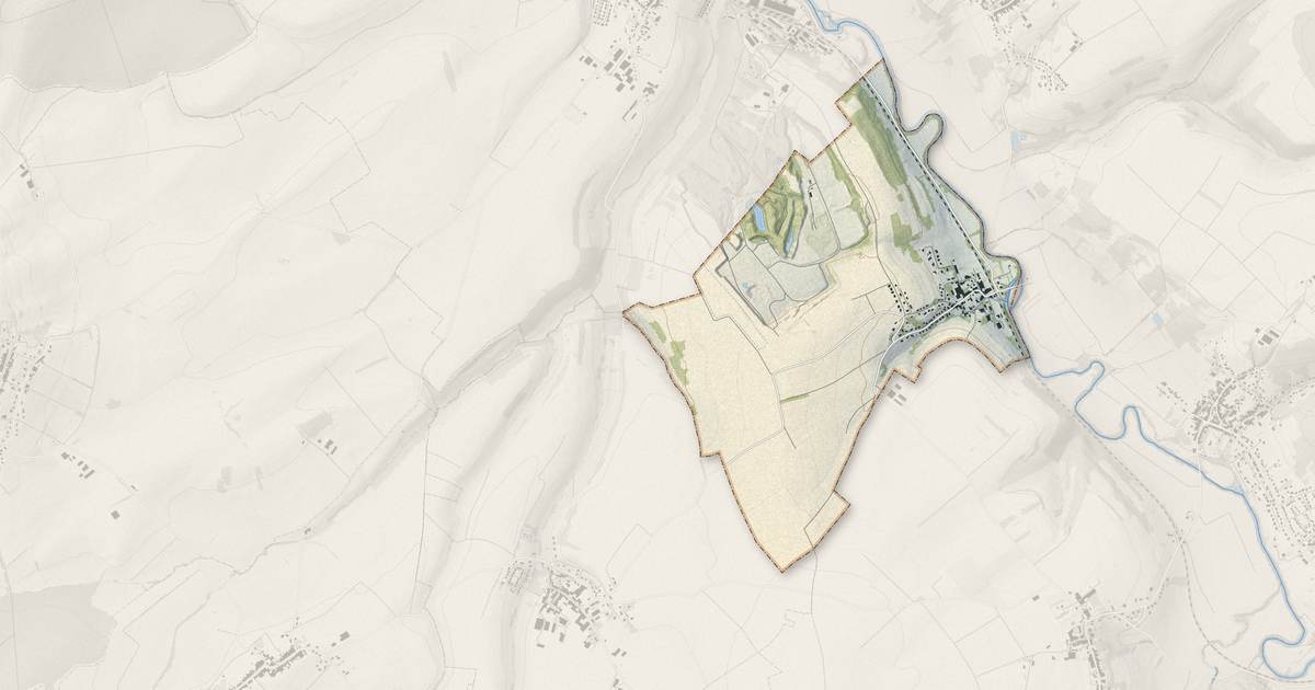 Portrait cartographique de Pierreville : relief, eau, forêts, bâti et voies, calculés à partir des données de l'IGN