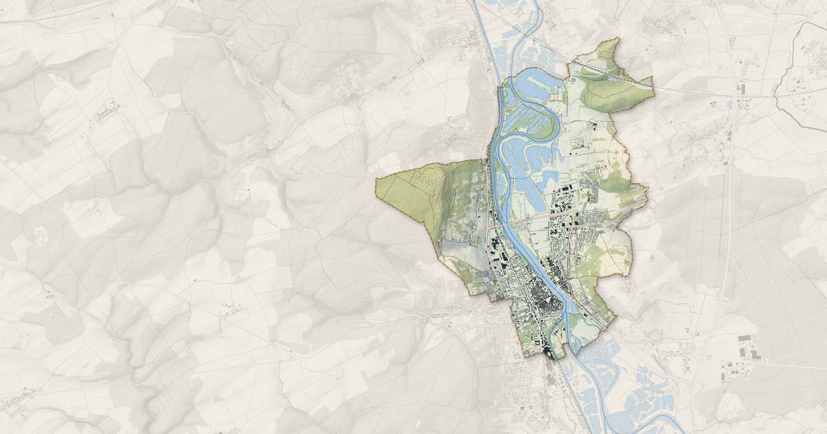 Portrait cartographique de Pont-à-Mousson : relief, eau, forêts, bâti et voies, calculés à partir des données de l'IGN