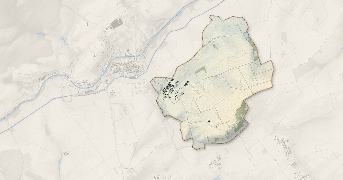Portrait cartographique de Raville-sur-Sânon : relief, eau, forêts, bâti et voies, calculés à partir des données de l'IGN