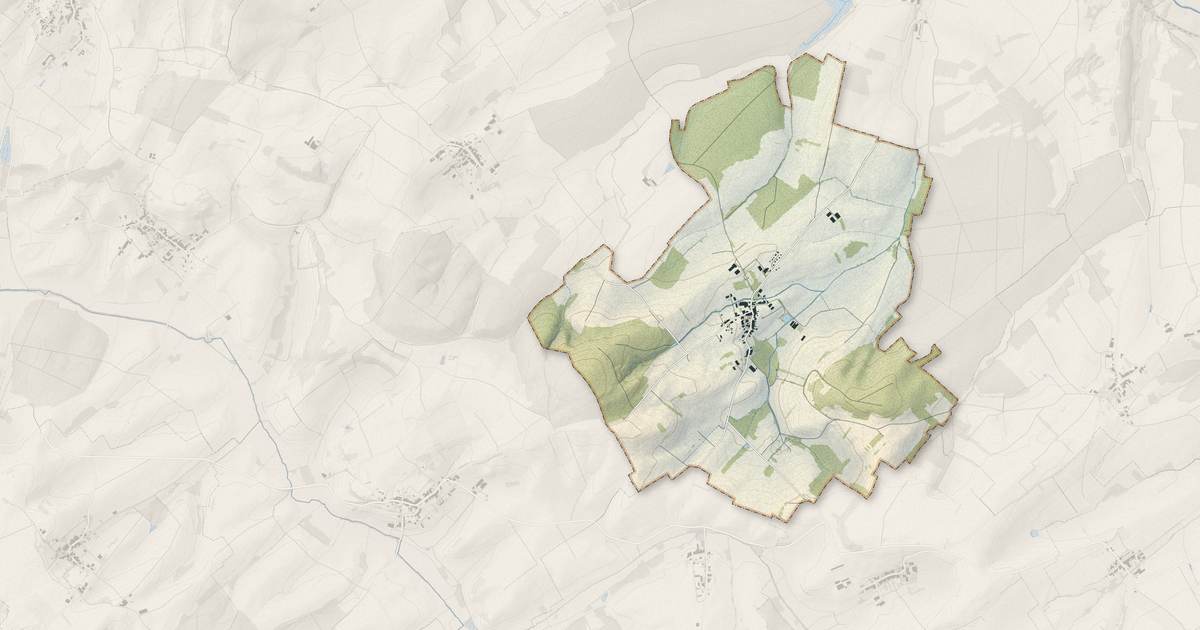 Portrait cartographique de Remenoville : relief, eau, forêts, bâti et voies, calculés à partir des données de l'IGN