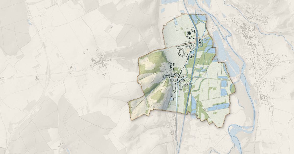 Portrait cartographique de Roville-devant-Bayon : relief, eau, forêts, bâti et voies, calculés à partir des données de l'IGN
