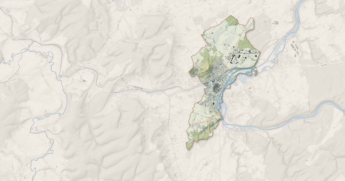 Portrait cartographique de Toul : relief, eau, forêts, bâti et voies, calculés à partir des données de l'IGN