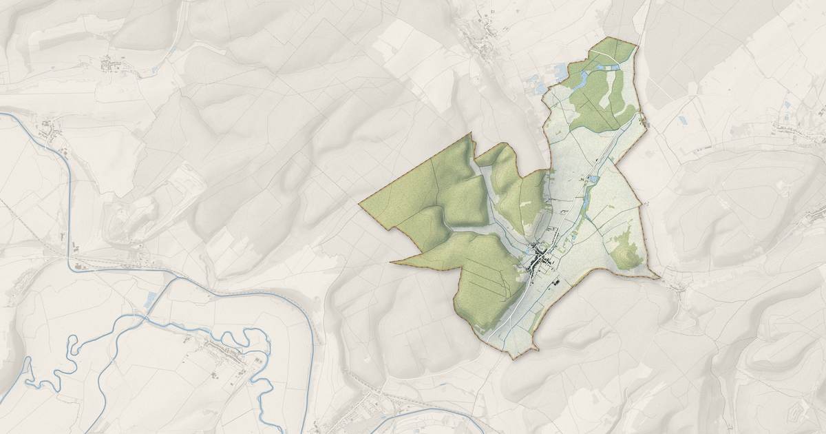Portrait cartographique de Trondes : relief, eau, forêts, bâti et voies, calculés à partir des données de l'IGN
