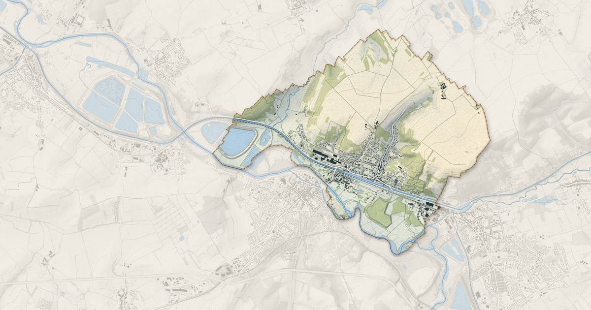 Portrait cartographique de Varangéville : relief, eau, forêts, bâti et voies, calculés à partir des données de l'IGN