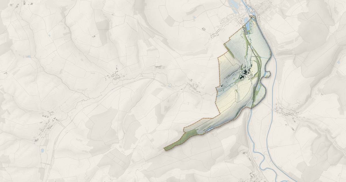 Portrait cartographique de Cléry-le-Petit : relief, eau, forêts, bâti et voies, calculés à partir des données de l'IGN