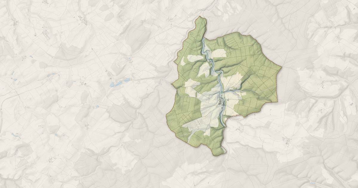 Portrait cartographique de Dainville-Bertheléville : relief, eau, forêts, bâti et voies, calculés à partir des données de l'IGN