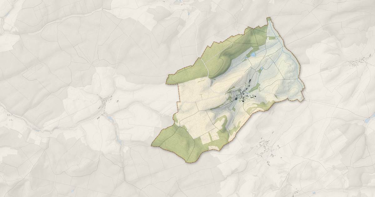 Portrait cartographique de Esnes-en-Argonne : relief, eau, forêts, bâti et voies, calculés à partir des données de l'IGN