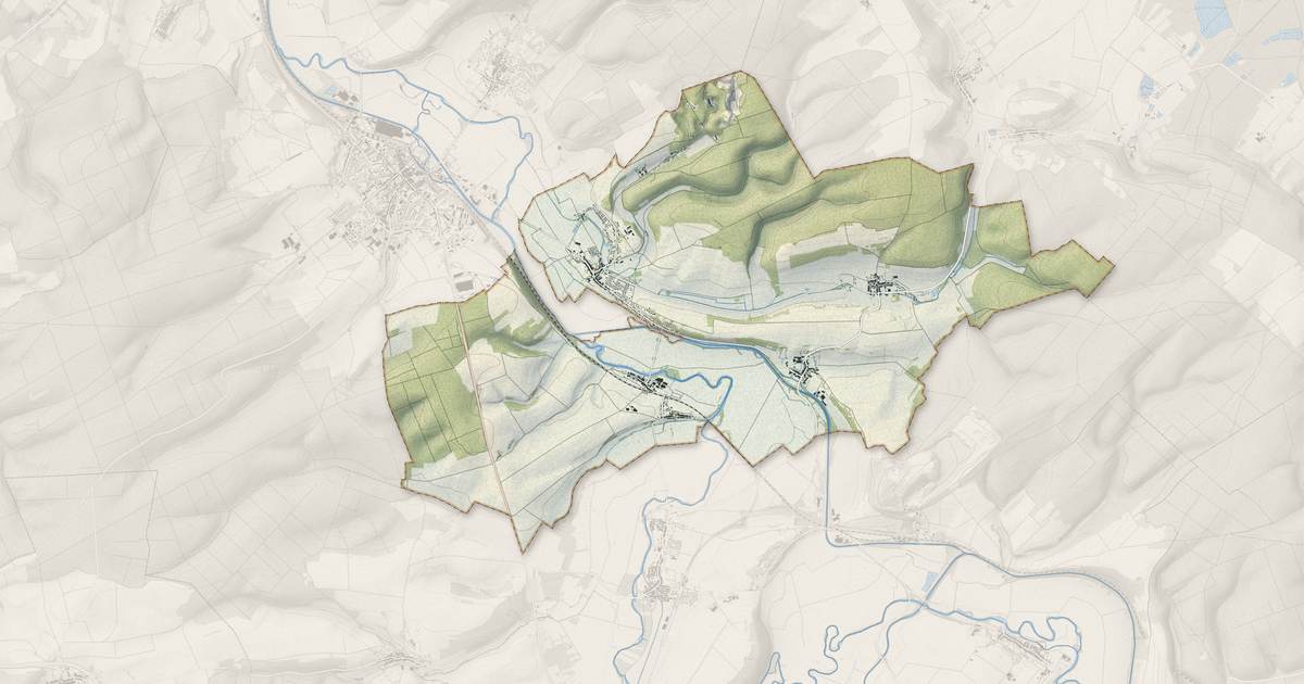 Portrait cartographique de Euville : relief, eau, forêts, bâti et voies, calculés à partir des données de l'IGN
