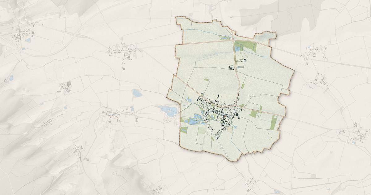 Portrait cartographique de Fresnes-en-Woëvre : relief, eau, forêts, bâti et voies, calculés à partir des données de l'IGN