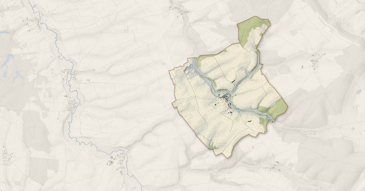 Portrait cartographique de Ippécourt : relief, eau, forêts, bâti et voies, calculés à partir des données de l'IGN