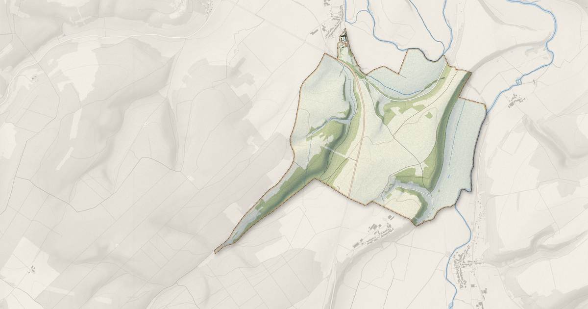 Portrait cartographique de Montbras : relief, eau, forêts, bâti et voies, calculés à partir des données de l'IGN