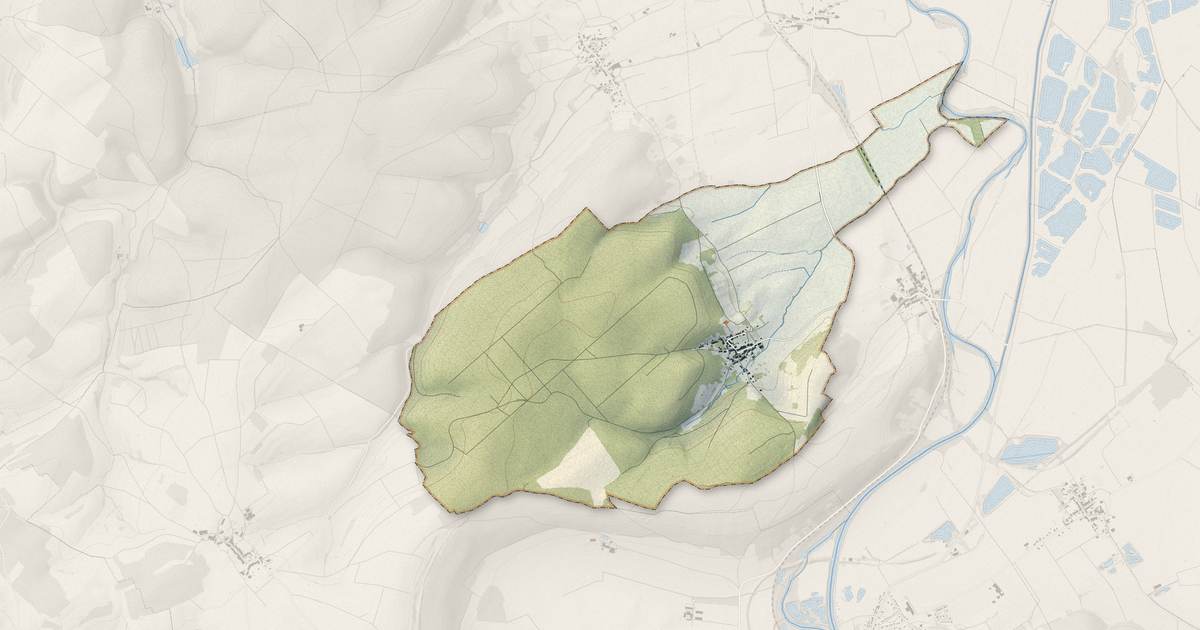 Portrait cartographique de Mont-devant-Sassey : relief, eau, forêts, bâti et voies, calculés à partir des données de l'IGN