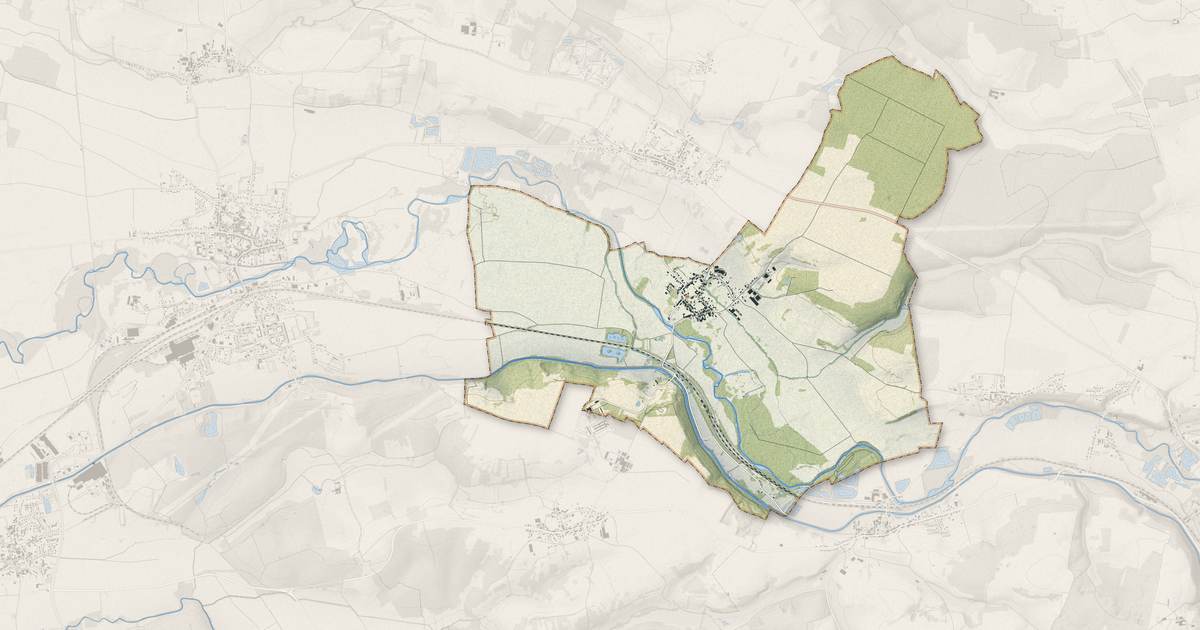 Portrait cartographique de Neuville-sur-Ornain : relief, eau, forêts, bâti et voies, calculés à partir des données de l'IGN