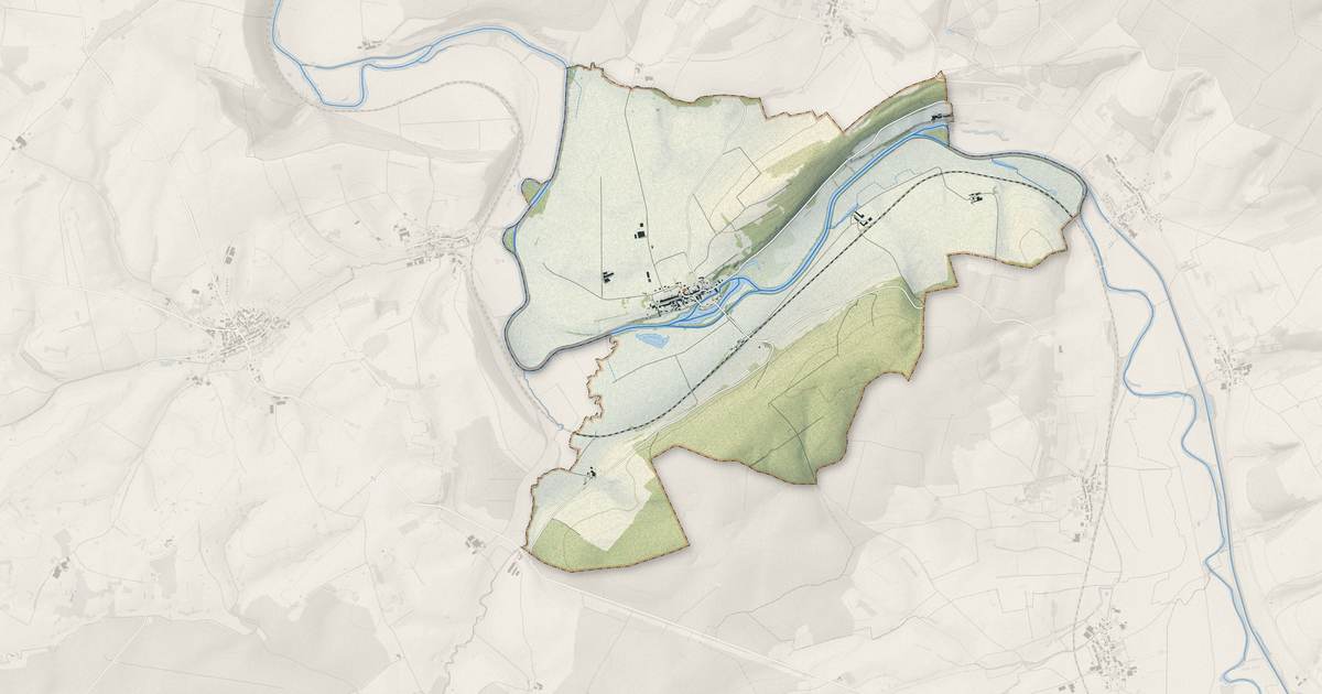 Portrait cartographique de Pouilly-sur-Meuse : relief, eau, forêts, bâti et voies, calculés à partir des données de l'IGN