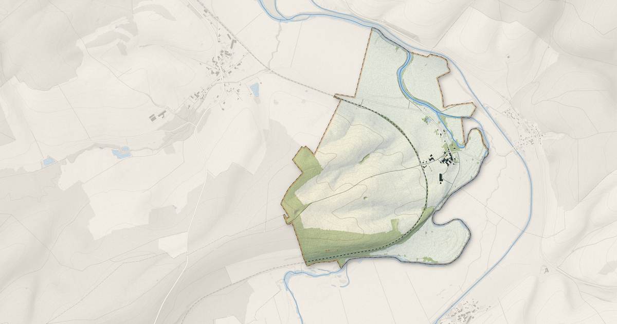 Portrait cartographique de Regnéville-sur-Meuse : relief, eau, forêts, bâti et voies, calculés à partir des données de l'IGN