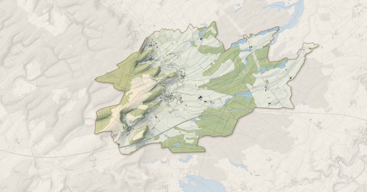 Portrait cartographique de Vigneulles-lès-Hattonchâtel : relief, eau, forêts, bâti et voies, calculés à partir des données de l'IGN