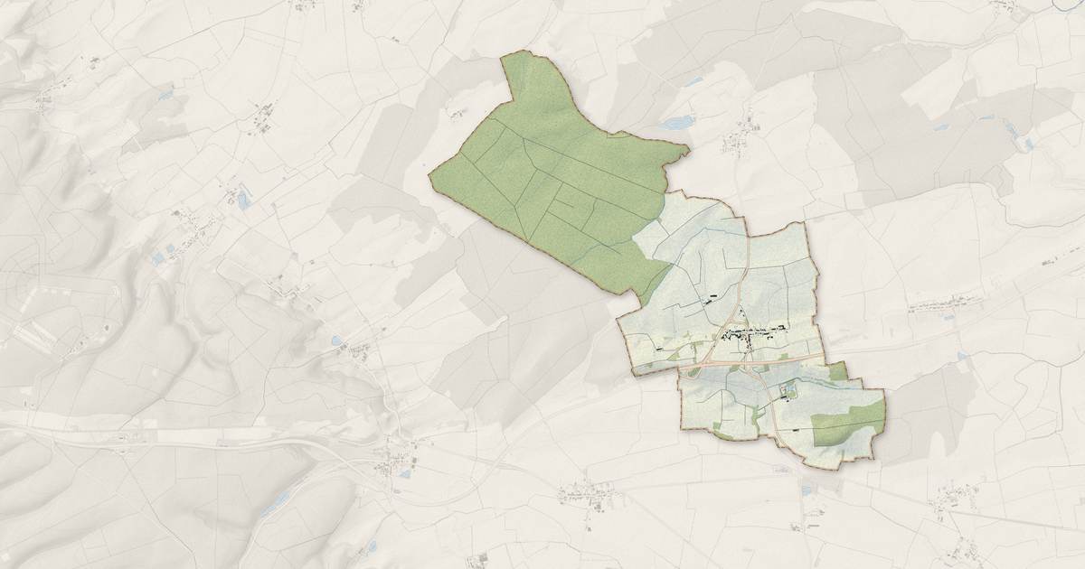 Portrait cartographique de Ville-en-Woëvre : relief, eau, forêts, bâti et voies, calculés à partir des données de l'IGN