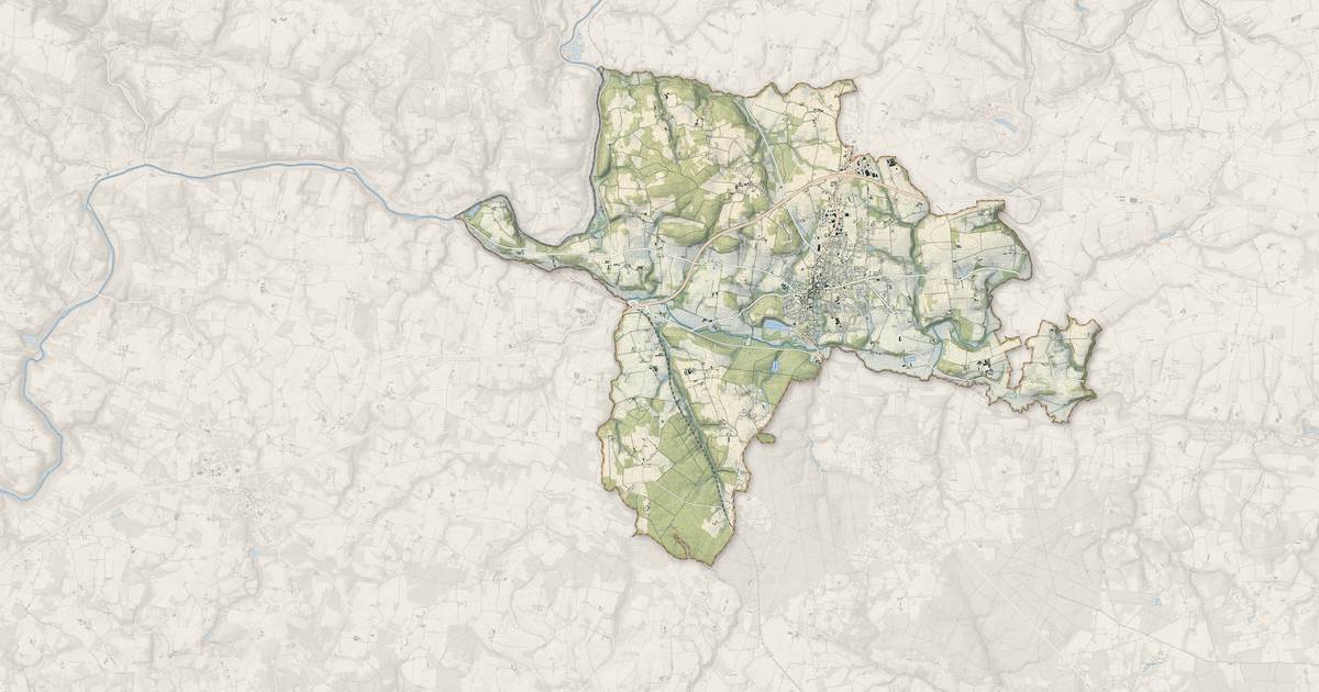 Portrait cartographique de Baud : relief, eau, forêts, bâti et voies, calculés à partir des données de l'IGN