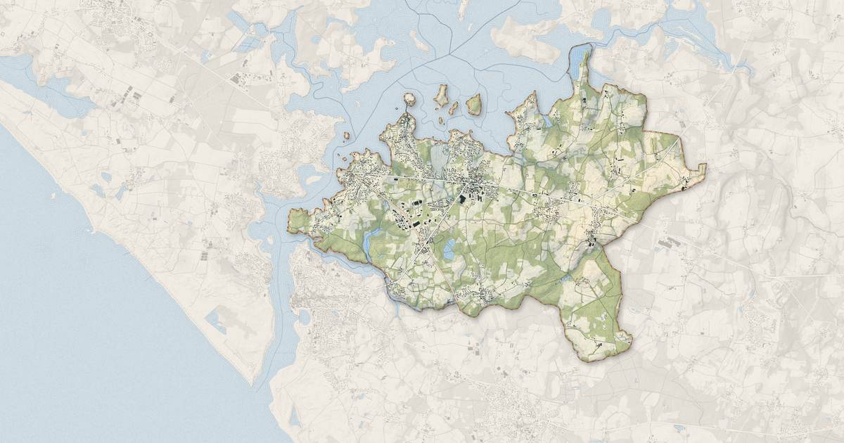 Portrait cartographique de Belz : relief, eau, forêts, bâti et voies, calculés à partir des données de l'IGN