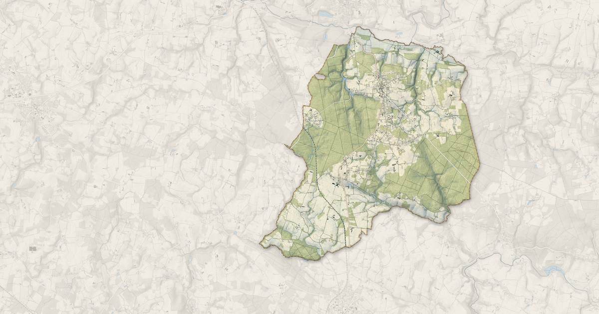 Portrait cartographique de Camors : relief, eau, forêts, bâti et voies, calculés à partir des données de l'IGN