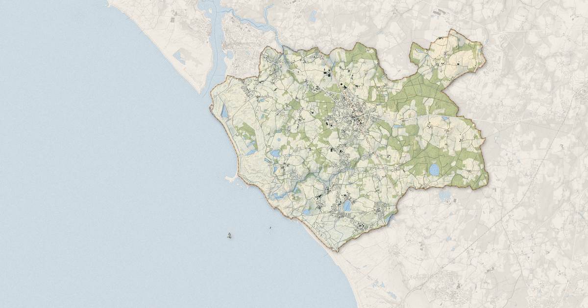 Portrait cartographique de Erdeven : relief, eau, forêts, bâti et voies, calculés à partir des données de l'IGN