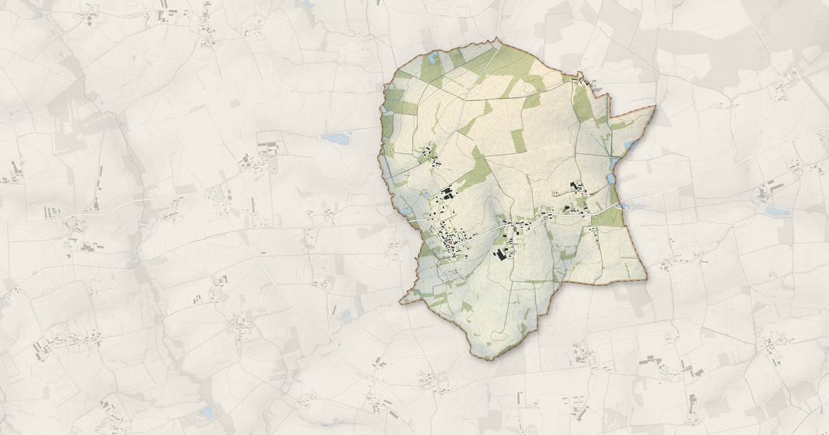 Portrait cartographique de Évriguet : relief, eau, forêts, bâti et voies, calculés à partir des données de l'IGN