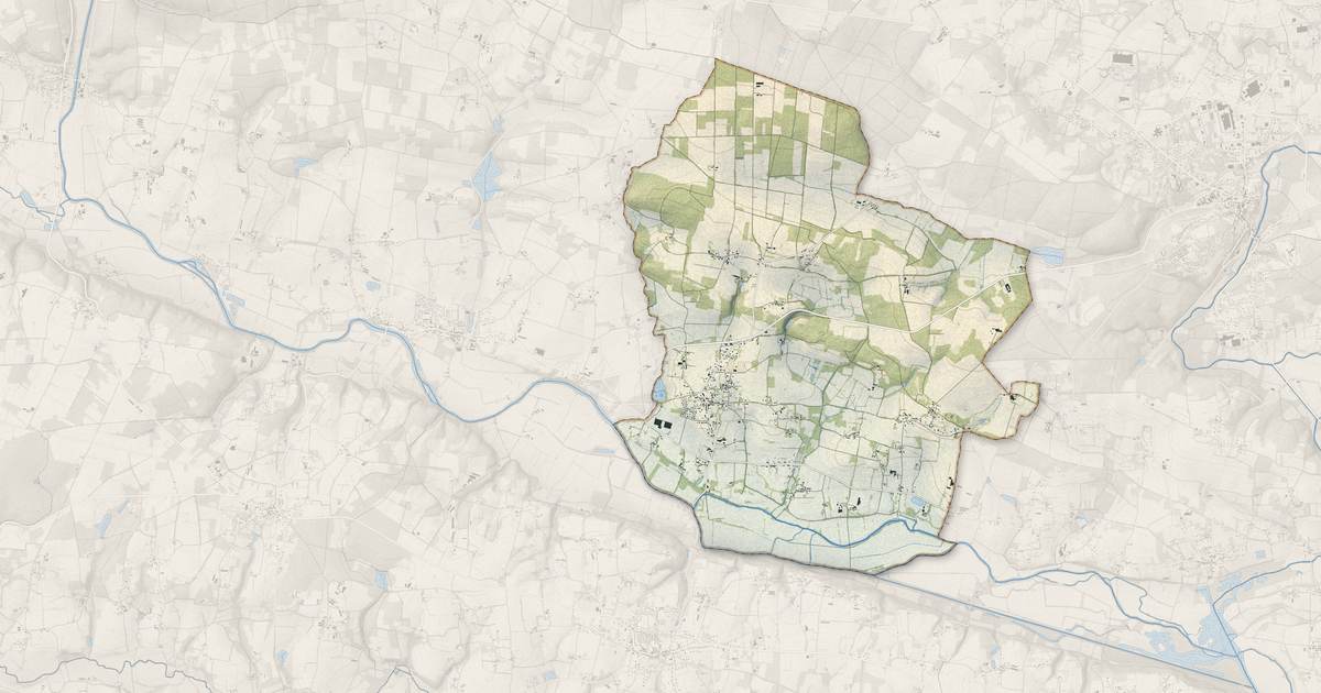 Portrait cartographique de Les Fougerêts : relief, eau, forêts, bâti et voies, calculés à partir des données de l'IGN