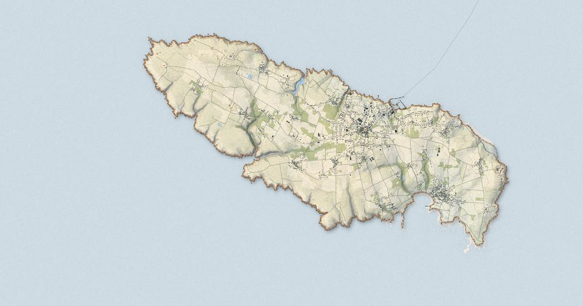 Portrait cartographique de Groix : relief, eau, forêts, bâti et voies, calculés à partir des données de l'IGN