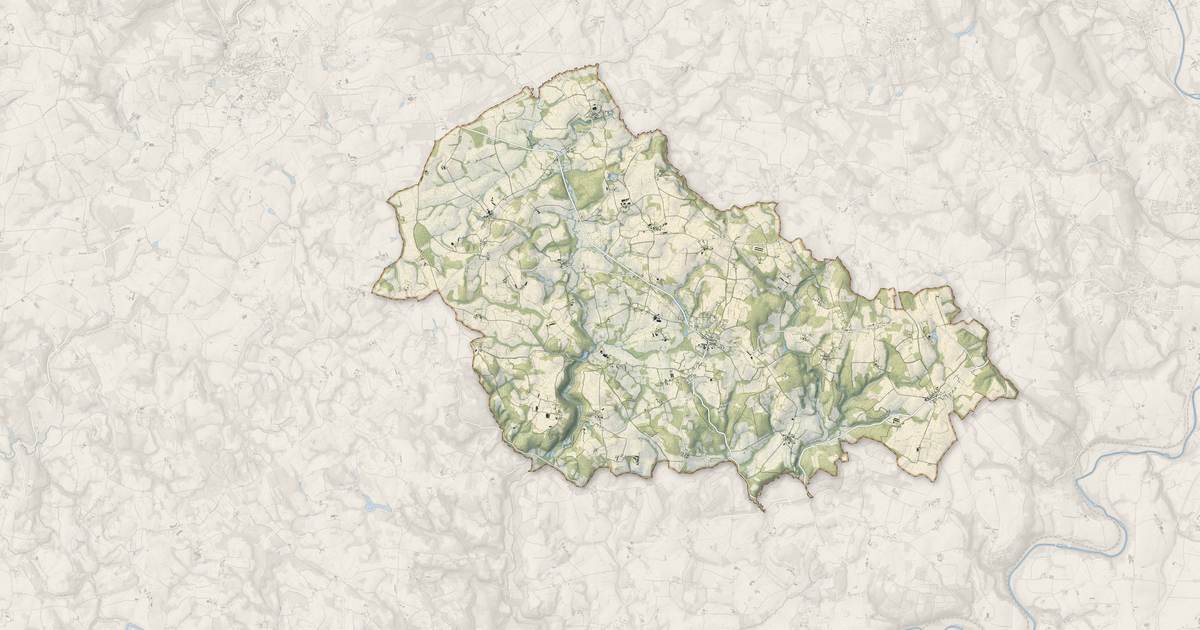 Portrait cartographique de Guern : relief, eau, forêts, bâti et voies, calculés à partir des données de l'IGN
