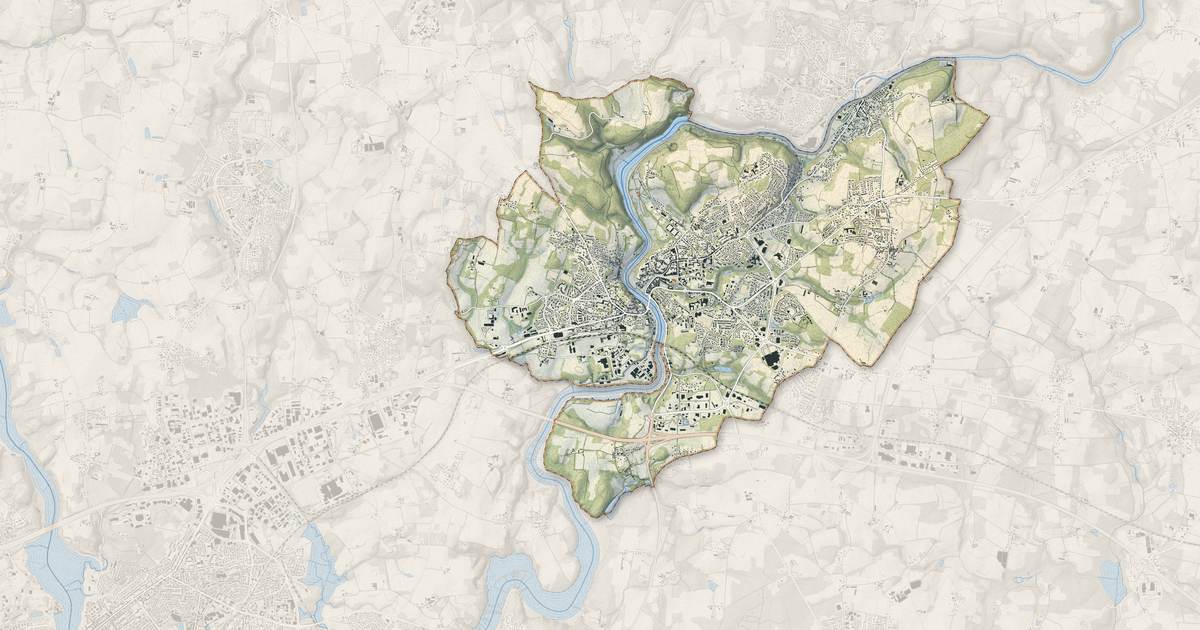 Portrait cartographique de Hennebont : relief, eau, forêts, bâti et voies, calculés à partir des données de l'IGN